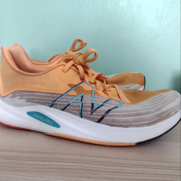 New Balance Men's FuelCell Rebel v2 - Picture 8 of 11